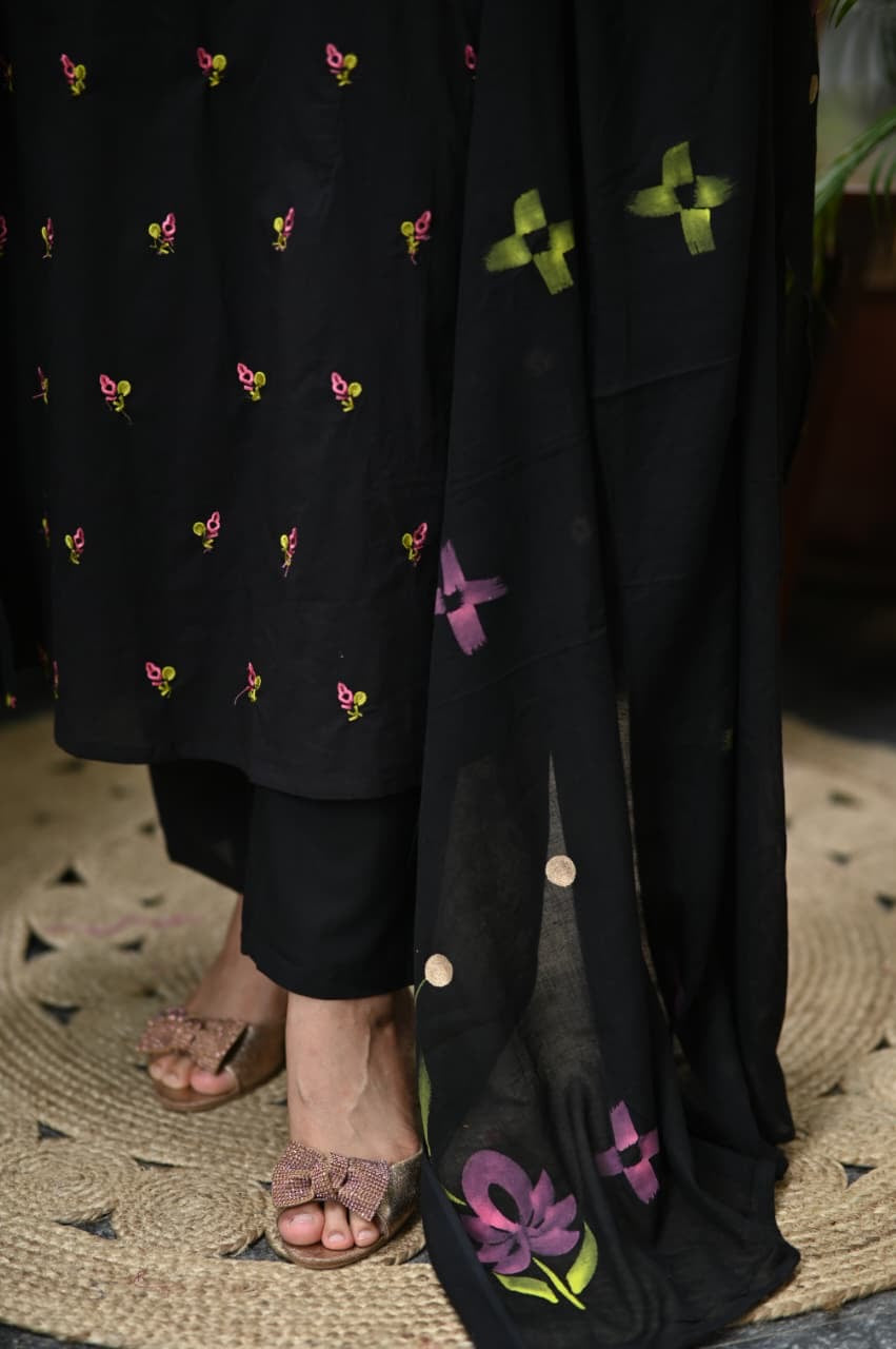 Black embroidery A line cotton Set